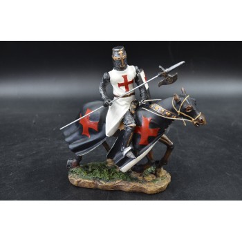 CAVALIERE TEMPLARE A CAVALLO in Resina