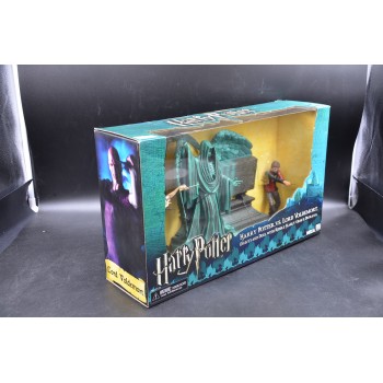 HARRY POTTER VS LORD VOLDEMORT GRAVEYARD DUEL WITH RIDDLE FAMILY GRAVE - NECA